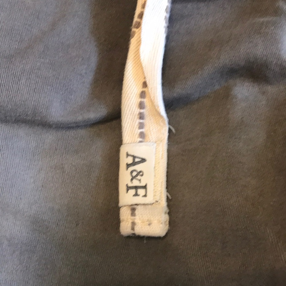 Men’s distressed Abercrombie and Fitch shorts - Picture 3 of 5